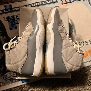 Cool grey 11